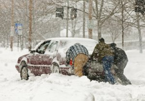 car-stuck-in-snow